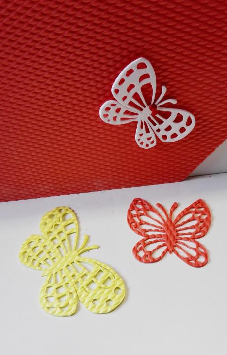 Pěnový motýlci z pěnového papíru.jpg