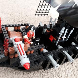 Stavba Pirátská loď 8