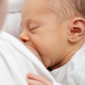 Jak na úspěšný začátek kojení po porodu