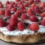 Jahodova medova torta