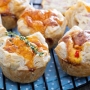 Slané muffiny se šunkou a sýrem