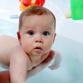 Vaničkování - kojenecké plavání