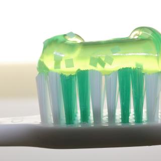 Jaký vliv mají fluoridové pasty na zuby