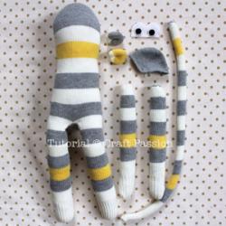 sew-sock-monkey-18.jpg