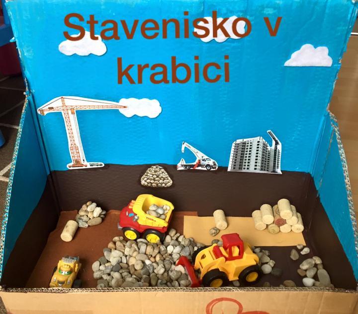 stavenisko v krabici.jpg