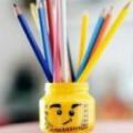 Stojan na tužky Lego