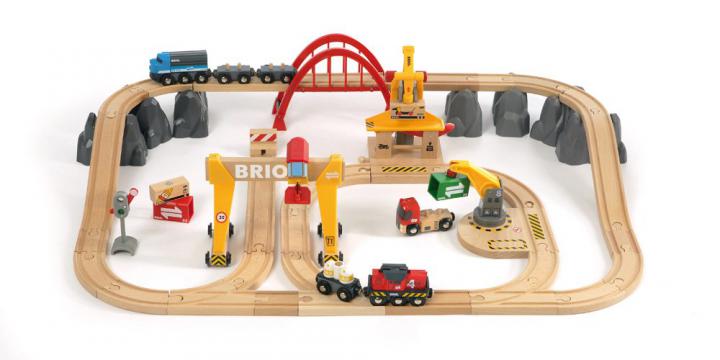 Brio Nákladní vláčkodráha s mostem a překladištěm