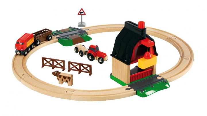 Brio Vláčkodráha u farmy