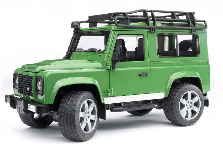Bruder Land Rover s manuálním ovládáním směru kol 1:16