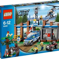 City 4440 - Policejní stanice v lese