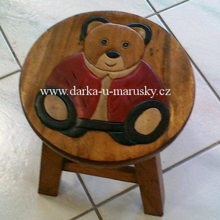 Dřevěná stolička Medvídek