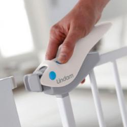Lindam Dětská zábrana Easy Fit Plus Deluxe
