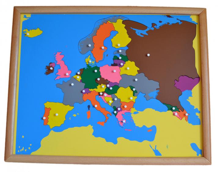 Montessori pomůcky Puzzle – mapa Evropy – rámeček z bukového dřeva