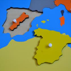 Montessori pomůcky Puzzle – mapa Evropy – rámeček z bukového dřeva