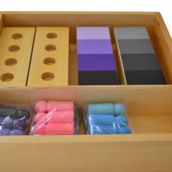 Montessori pomůcky Stínování barev – figurky s destičkami