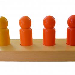 Montessori pomůcky Stínování barev – figurky s destičkami