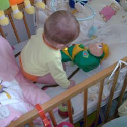 Playskool  Housenka