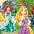Puzzle Disney Princezny: Procházka v zahradě