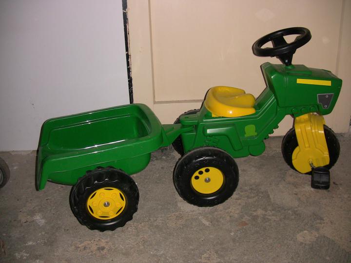 Šlapací traktor John Deere - vlek