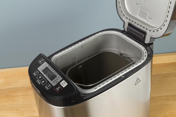 Testování pekárny Panasonic ZB 2512