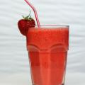 Jahodovo-malinový smoothie s rajčetem