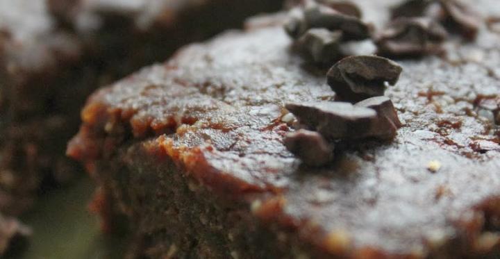 chewy-carob-and-cacao-squares_25008-chewycarobandcacaosquares-810x420.jpg