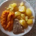 Vepřové maso, brambory a dušená mrkev