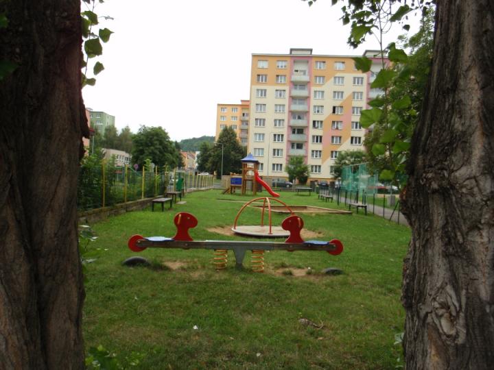 Hřiště před Kauflandem Kadaň.JPG