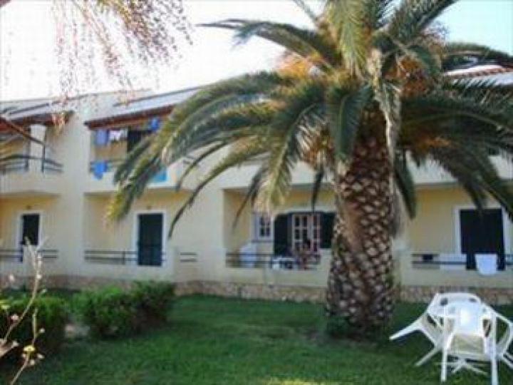 Řecko - studia a apartmány Claire