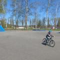 Malí cyklisté na silnici