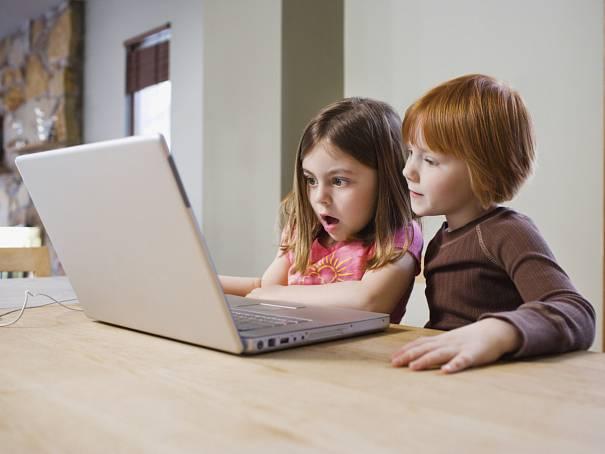 deti-pocitac-notebook-internet-103581034_denik-605.jpg
