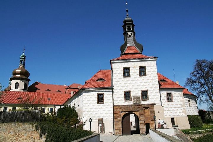 kostelec-zamek9.jpg