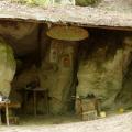 Rumcajsova jeskyně v lese Řáholci