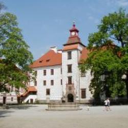 xzamek-trebon-59_250.jpg.pagespeed.ic.TMD_jvA07V.jpg