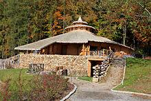 African_Savannah_house,_Zoo_Jihlava.jpg